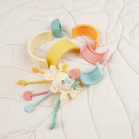 Bieco Silicone Activity Planet aktivity hračka