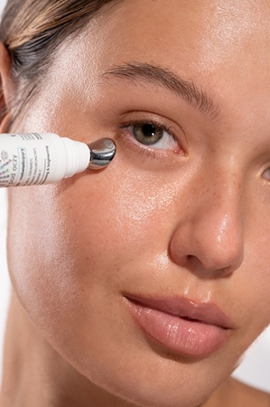 Bielenda GLAZE & GLOW creme de olhos iluminador com efeito hidratante