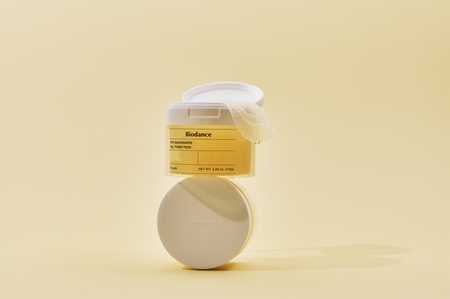 Biodance Vita Niacinamide toner pads with brightening effect