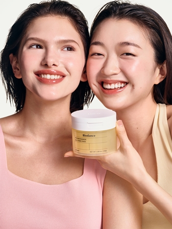 Biodance Vita Niacinamide toner pads with brightening effect