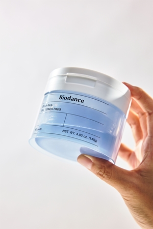 Biodance Hydro Cera-nol Gel Toner Pads toner pads for intensive hydration