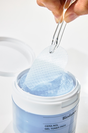 Biodance Hydro Cera-nol Gel Toner Pads toner pads for intensive hydration
