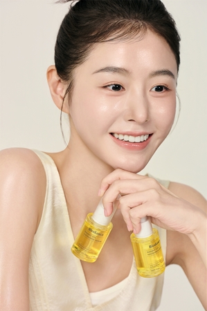 Biodance Radiant Vita Niacinamide Serum Brightening Serum with moisturising effect