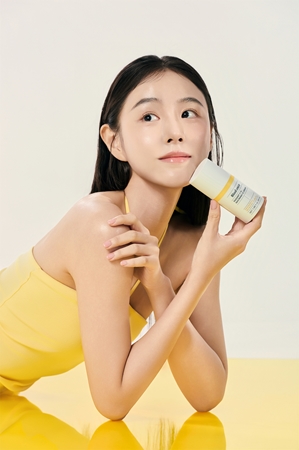 Biodance Radiant Vita Niacinamide Cream Moisturizing and Nourishing Cream to brighten and smooth the skin