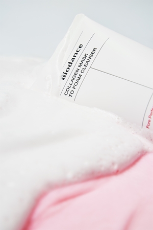 Biodance Collagen Mask To Foam Cleanser Deep-Cleansing Face Mask with collagen