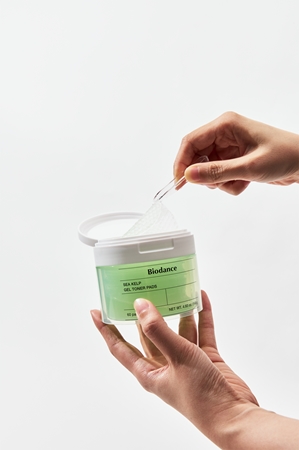 Biodance Sea Kelp Gel Toner Pads toner pads with soothing effect
