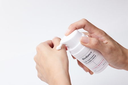 Biodance Pore Tightening Collagen Cream ενυδατική και λειαντική κρέμα προσώπου για ελαχιστοποίηση των πόρων