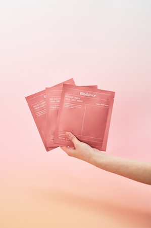 Biodance Bio-Collagen Real Deep Mask Intensive Hydrogel Mask for hydration and pore minimising
