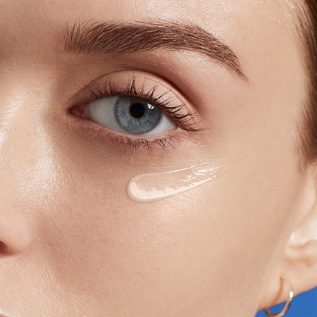 Biotherm Aquasource Total Eye Revitalizer Eye Care Against Dark Circles And Swelling with cooling effect