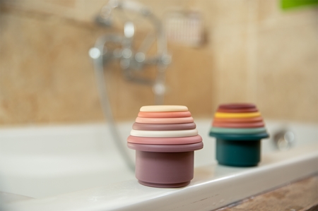 Bo Jungle B- Stacking Cups Lovely Pink stohovací kelímky do koupele