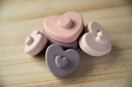 Bo Jungle B-Silicone Stacking Hearts torre apilable