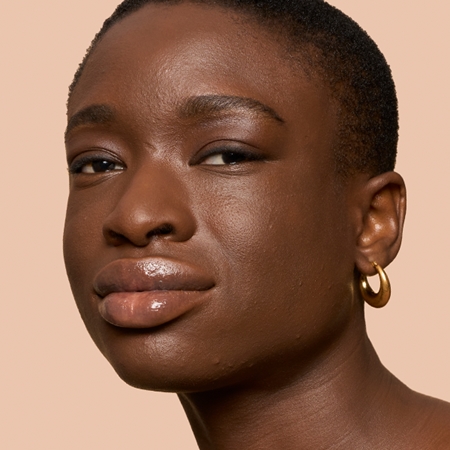 Bobbi Brown Weightless Skin Foundation SPF 15 Kauapüsiv jumestuskreem niisutava toimega