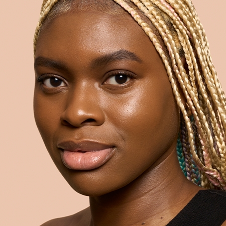 Bobbi Brown Weightless Skin Foundation SPF 15 Kauapüsiv jumestuskreem niisutava toimega