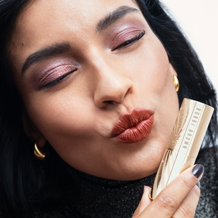 Bobbi Brown Holiday Luxe Lipstick itin pigmentuoti kreminiai lūpų dažai