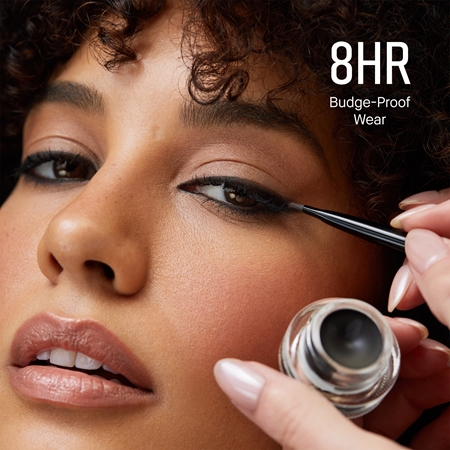 Bobbi Brown Long-Wear Gel Eyeliner eyeliner texture gel