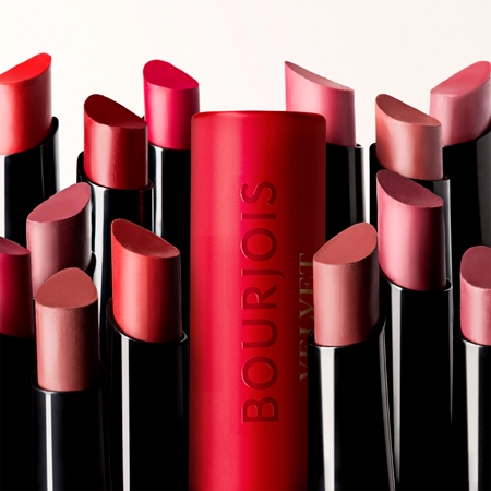 Bourjois Rouge Velvet The Lipstick ruj cu persistenta indelungata cu efect matifiant