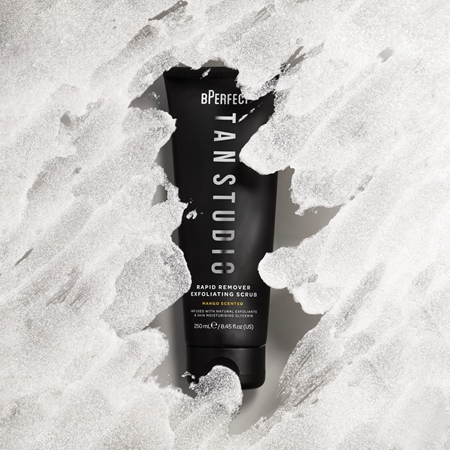 BPerfect Tan Studio Rapid Remover Exfoliating Scrub gel exfoliante