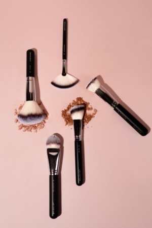BrushArt Professional B1 Flat foundation brush sivellin nestemäisten meikkivoiteiden levittämiseen