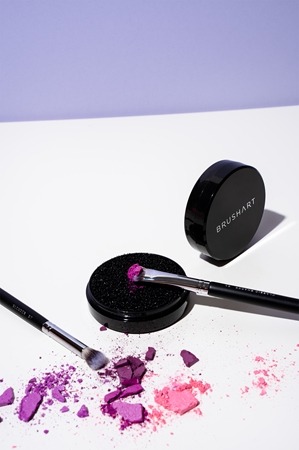 BrushArt Professional Eyeshadow brush set with brush cleaning sponge sada štětců na líčení očí