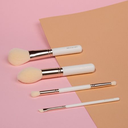 BrushArt Basic Blush brush pensula pentru aplicare fard obraz