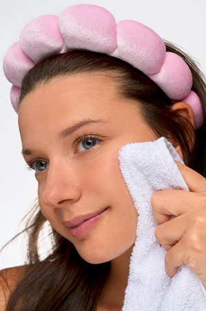 Brushworks Progression Micro Needle Derma Roller aplikator mikroigłowy do twarzy