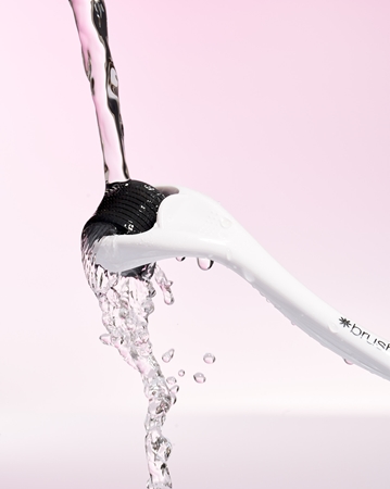 Brushworks Progression Micro Needle Derma Roller aplikator mikroigłowy do twarzy