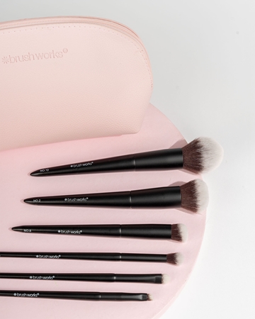 Brushworks Essentials Makeup Brush Set Complexion Set di pennelli con custodia