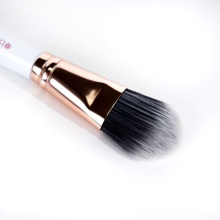 Brushworks Foundation Brush płaski pędzel do makijażu