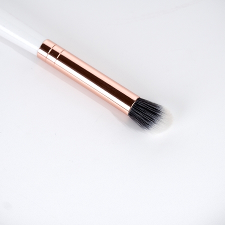 Brushworks Highlight And Contour Brush dubbelsidig borste