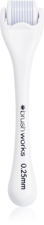 Brushworks Progression Micro Needle Derma Roller applicateur micro-aiguille visage