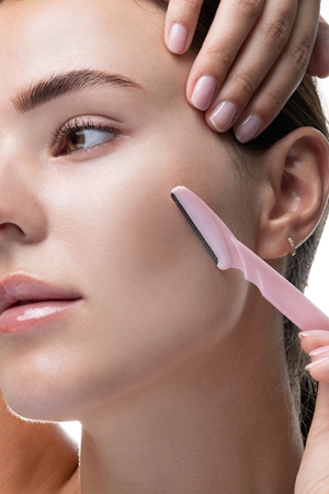 Brushworks Angled Dermaplaners břitva na obličej
