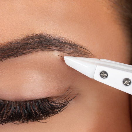 Brushworks HD Ceramic Tip Tweezers pince à épiler