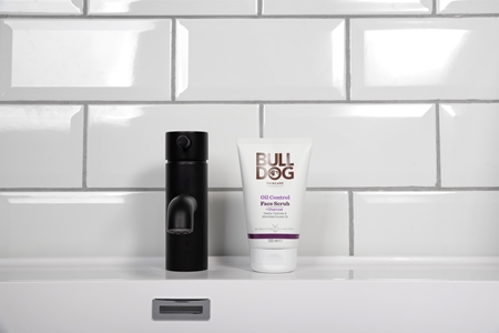 Bulldog Oil Control Face Scrub Invigorating Face Scrub for oily skin