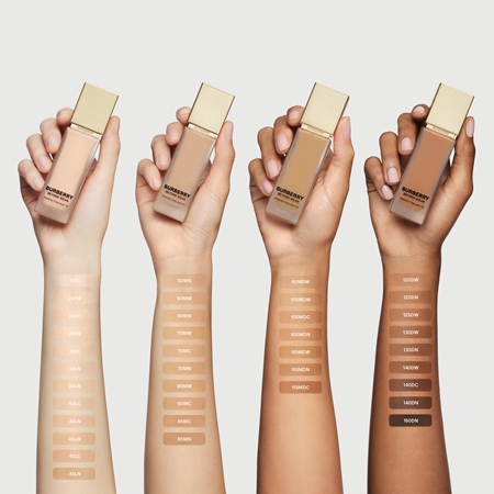 Burberry Beyond Wear Perfecting Matte Foundation Flüssig-Make-up mit mattem Finish