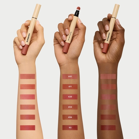 Burberry Brit Matte Veil rouge à lèvres hydratant mat liquide
