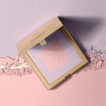 Burberry Beyond Wear Powder puder matujący o działaniu wygładzającym