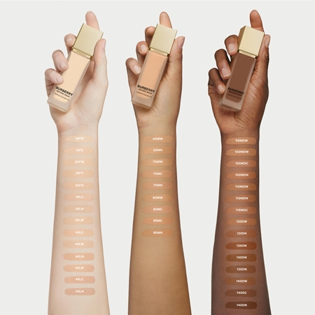 Burberry Beyond Wear Perfecting Matte Foundation Flüssig-Make-up mit mattem Finish