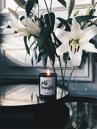 Candly & Co. Just Breathe vonná svíčka