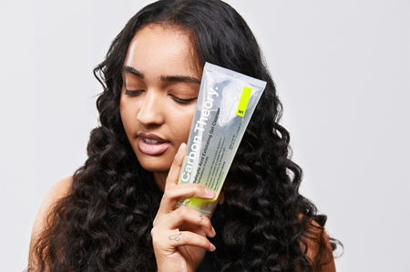 Carbon Theory Salicylic Acid blagi eksfolijacijski gel s hidratantnim učinkom