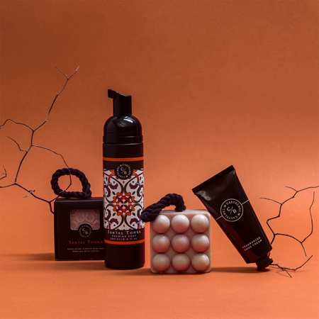 Castelbel Santal Tonka săpun solid cu efect de exfoliere