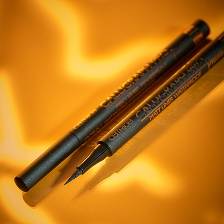 Catrice Calligraph Pro Precise 24h Matt vandeniui atsparus akių kontūro flomasteris