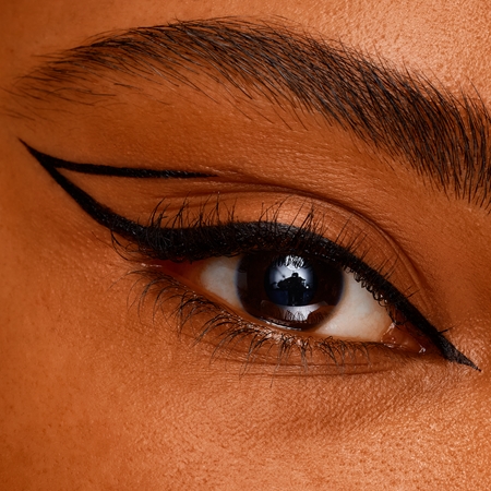 Catrice Calligraph Pro Precise 24h Matt αδιάβροχο λάινερ ματιών με πινέλο