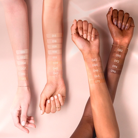 Catrice True Skin Természetes fedésű hidratáló make-up