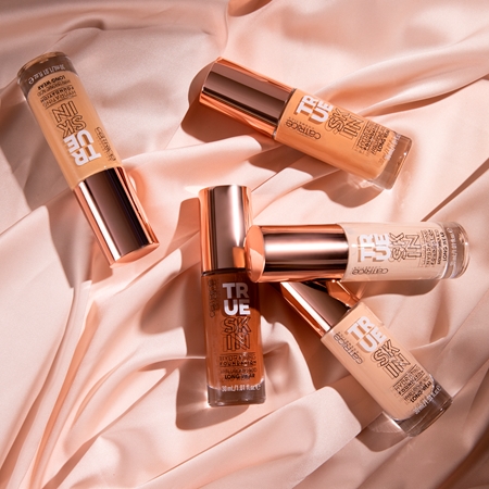 Catrice True Skin Természetes fedésű hidratáló make-up