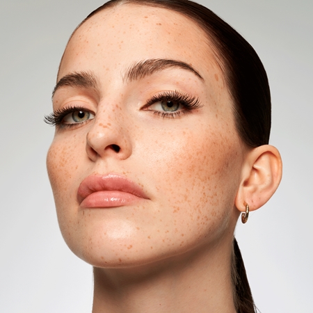 Catrice Faked künstliche Wimpern mit Klebstoff