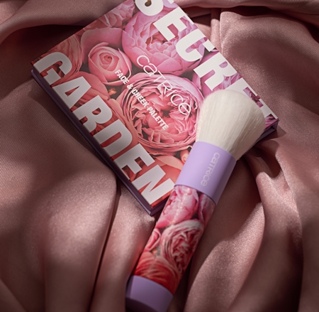 Catrice Secret Garden penseel voor blushing, contourering en illuminsor