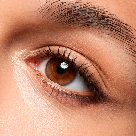 Catrice Pure False Lash Beyond Black řasenka pro efekt umělých řas