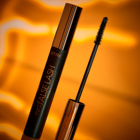 Catrice Pure False Lash Beyond Black řasenka pro efekt umělých řas