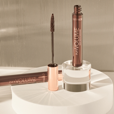 Catrice Pure Volume Magic Brown řasenka pro prodloužení, natočení a objem