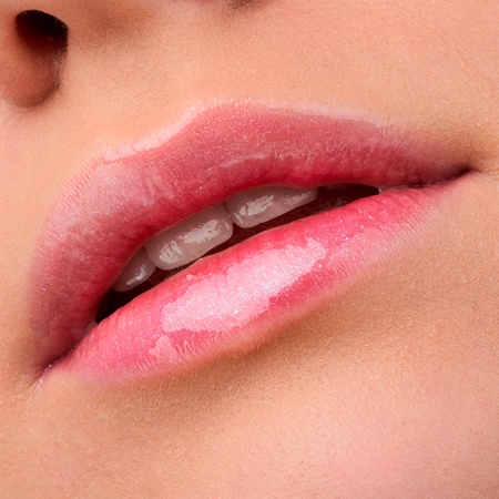 Catrice Max It Up Lip Booster Extreme lesk na rty pro větší objem